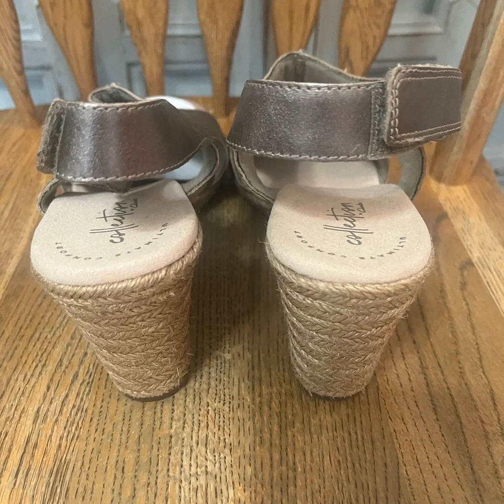 Clarks metallic Wedge Sandals with Perforated Design- size 9 1/2 NWT πΈ - Picture 5 of 9
